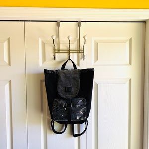 Women’s Back Pack!!!